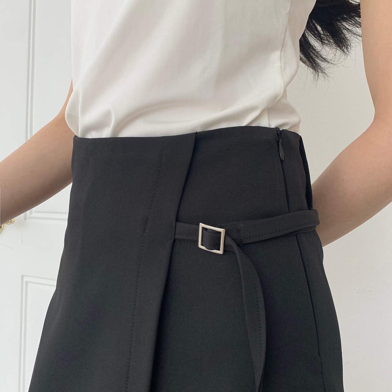 어뉴[ANEW] 스트랩치마바지