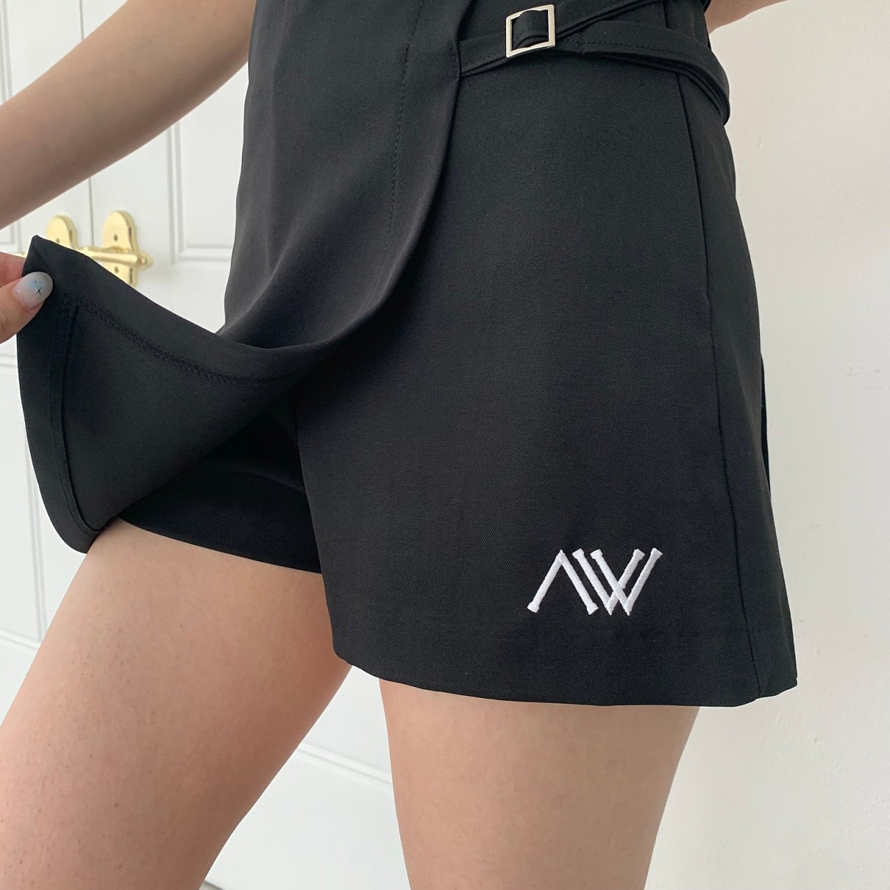 어뉴[ANEW] 스트랩치마바지