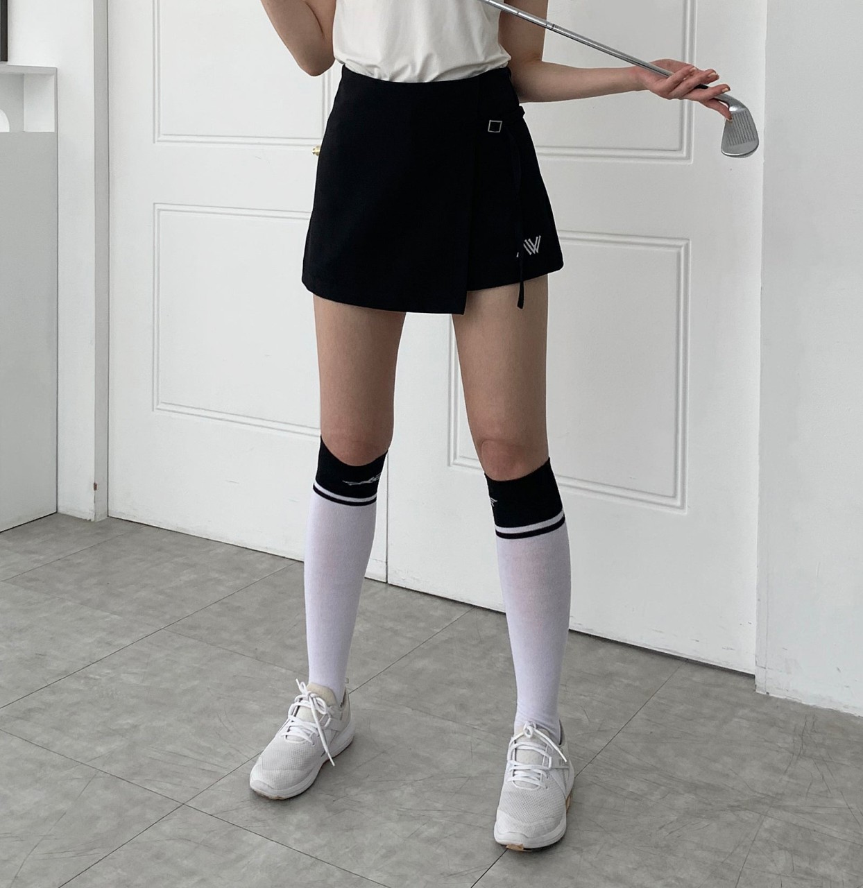 어뉴[ANEW] 스트랩치마바지